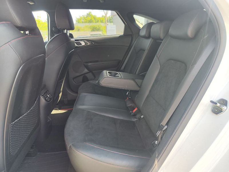 Kia Pro_Ceed 1.6 T-GDi/150kW GT DCT - fotka 13 z 39