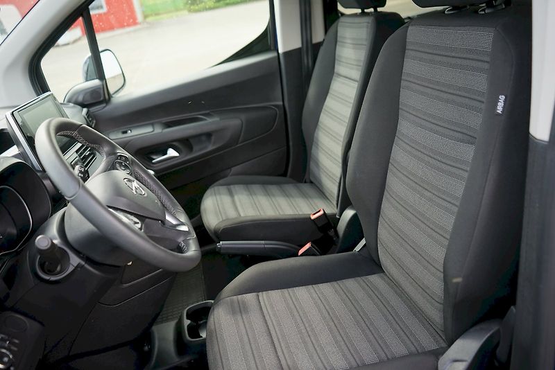 Opel Combo (2023) CDTI 96 kW N1 Elegance - fotka 9 z 27