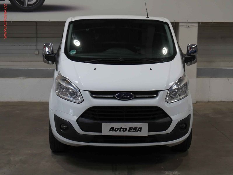 Ford Tourneo Custom (2016) 2.2TDCi, Limited, 114kW - fotka 2 z 20