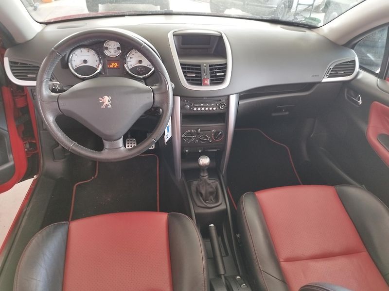 Peugeot 207 (2007) 1,6I,88KW,ALU,KŮŽE,CD,SER.KN - fotka 12 z 22