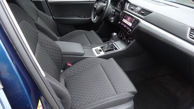 Škoda Superb 2.0TDi DSG Taž.zař. CEBIA  - fotka 5 z 32