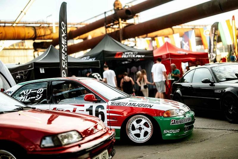 Finále Race The Streets, mezinárodního šampionátu v driftech v Dolní oblasti Vítkovic. 9. srpna 2025 v Ostravě.