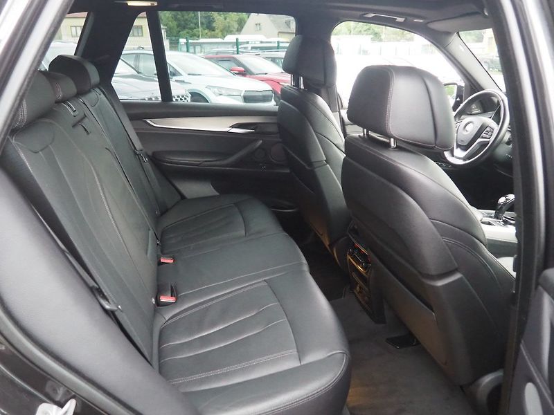 BMW X5 (2017) 3.0d xDrive, 4x4, Pano - fotka 15 z 43