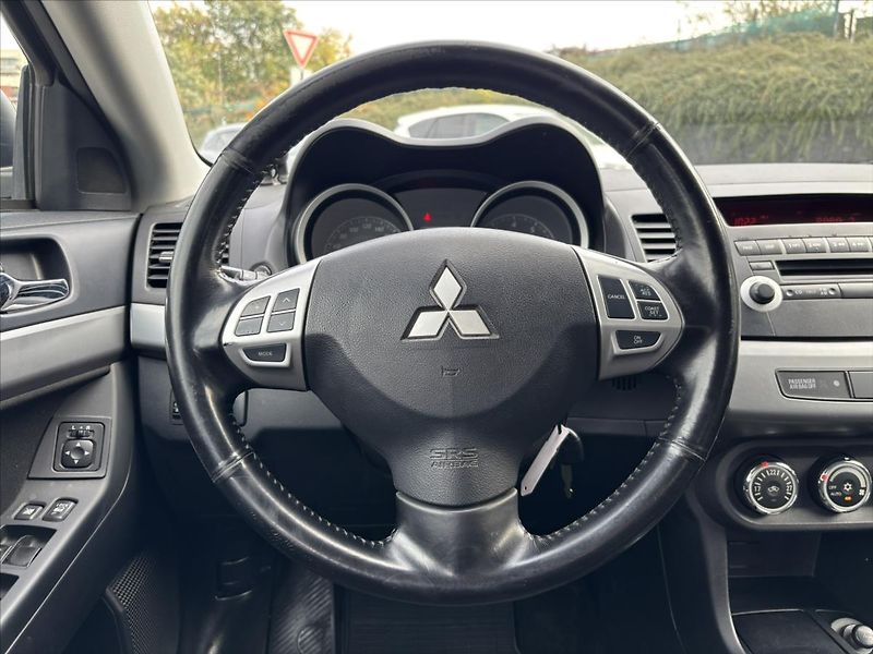 Mitsubishi Lancer 1,8 Mivec 105kW - fotka 16 z 28