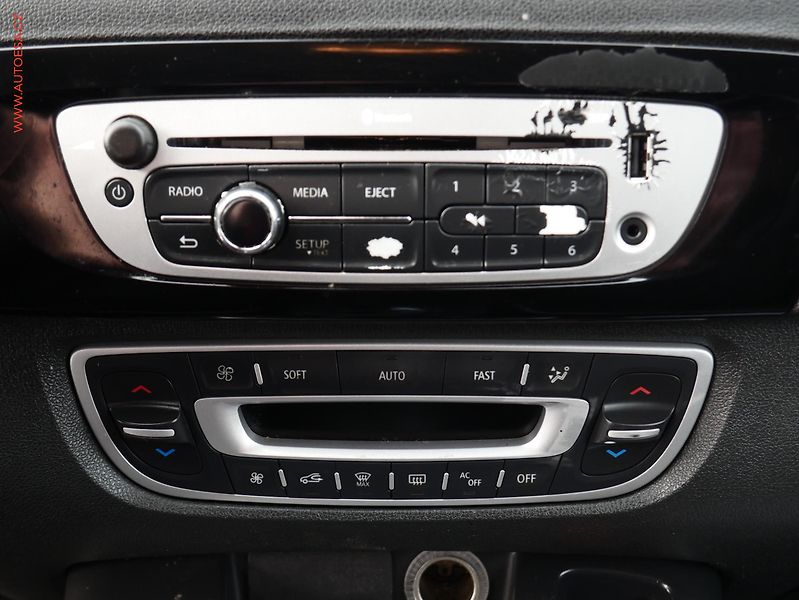 Renault Scénic (2012) 1.6 DCi, ČR, Bixen, AC - fotka 15 z 19