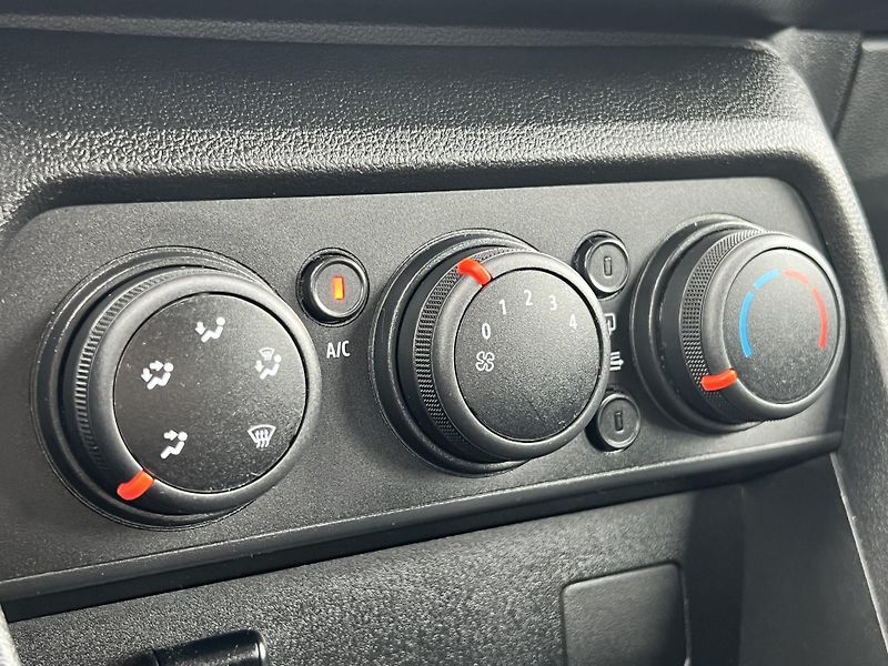 Dacia Sandero Stepway 1.0TCe LPG ČR 1.MAJ. - fotka 21 z 43