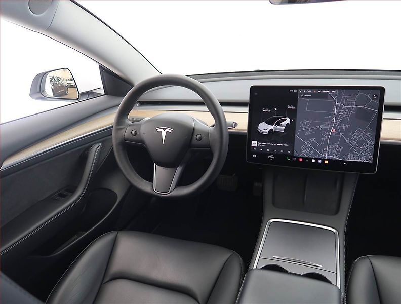 Tesla Model 3 (2023) Standard Range 60kWh, SoH 95% - fotka 7 z 33