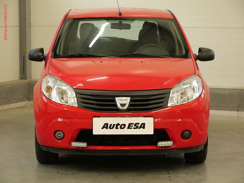 Dacia Sandero (2010) 1.4i, ČR - fotka 2 z 13