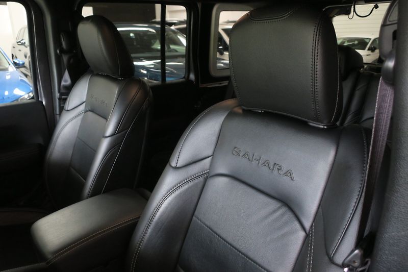 Jeep Wrangler (2022) 2.0 4xe PHEV Unlimited Sahara - fotka 12 z 50