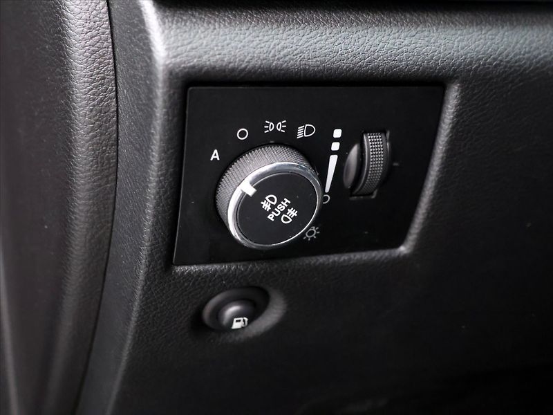 Jeep Grand Cherokee 3.0 CRD 177kW Overland 4WD Aut - fotka 17 z 37