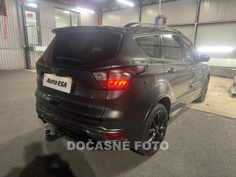 Ford Kuga (2017) 1.5 EB 4x4, AT, navi, bixen - fotka 2 z 3