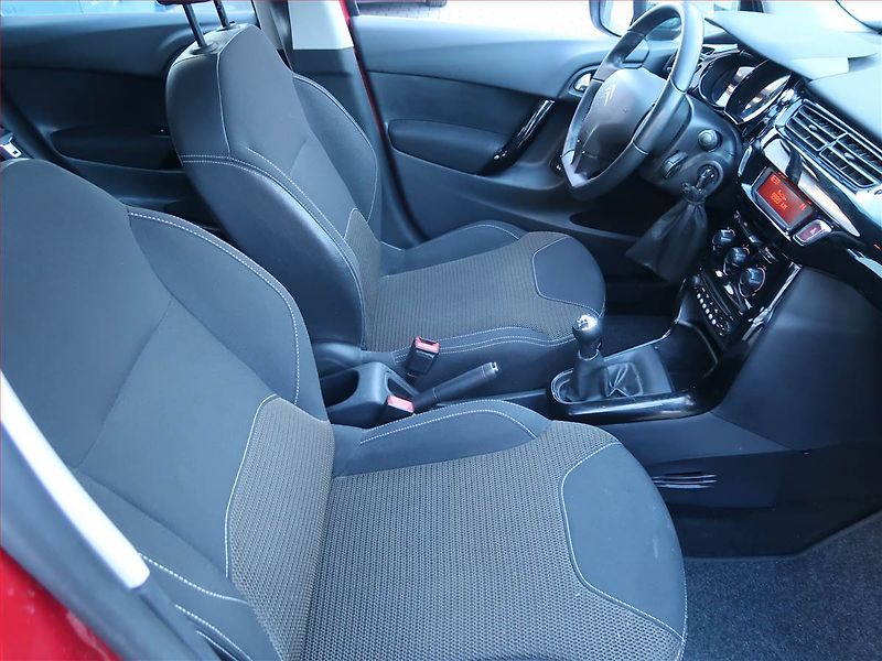 Citroën C3 (2012) 1.4 i, Tempomat, Park. senzory - fotka 9 z 14