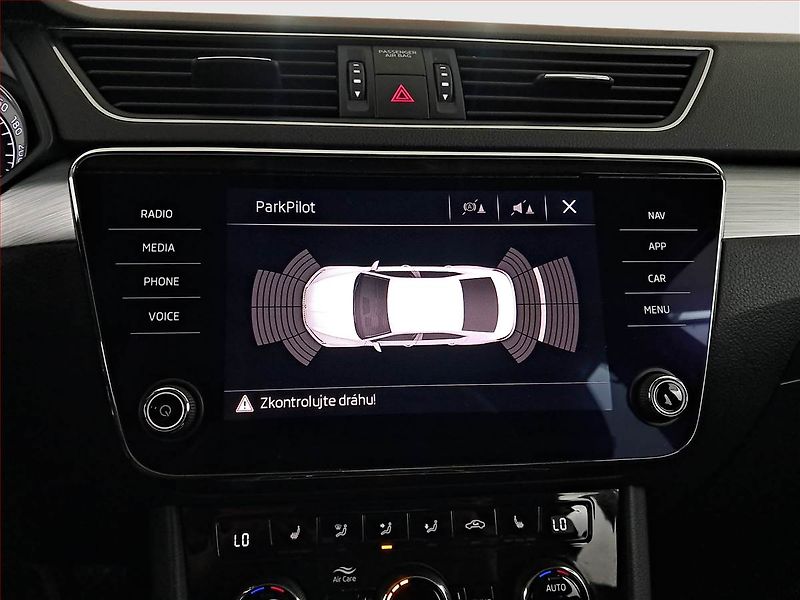 Škoda Superb (2020) 2.0 TDI, Automat, Serv.kniha - fotka 17 z 21