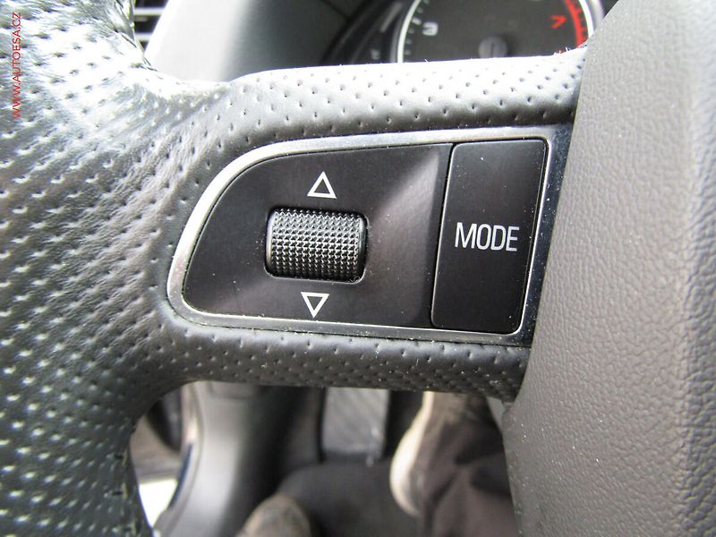 Audi Q5 (2009) 2.0 TFSi quattro, S-line - fotka 13 z 18