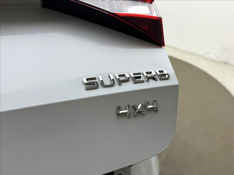 Škoda Superb 2,0 SPORTLINE 4X4 DSG 350HPAPR - fotka 52 z 55