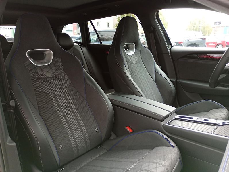 Volkswagen Passat (2026) 2,0 TDI 110kW 7DSG  R-Line Peo - fotka 16 z 20