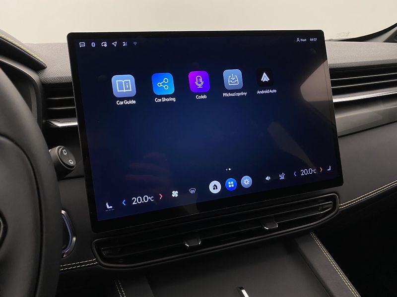 Lynk & Co 01 CORE PHEV AUT CZ 1.maj - fotka 33 z 72