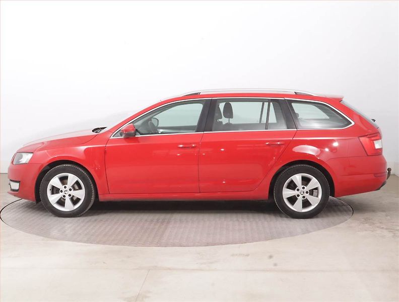 Škoda Octavia (2015) 1.6 TDI, Tempomat - fotka 3 z 15