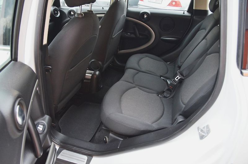 Mini Countryman (2013) 1.6D 66kW / STK 03/2028 - fotka 12 z 29