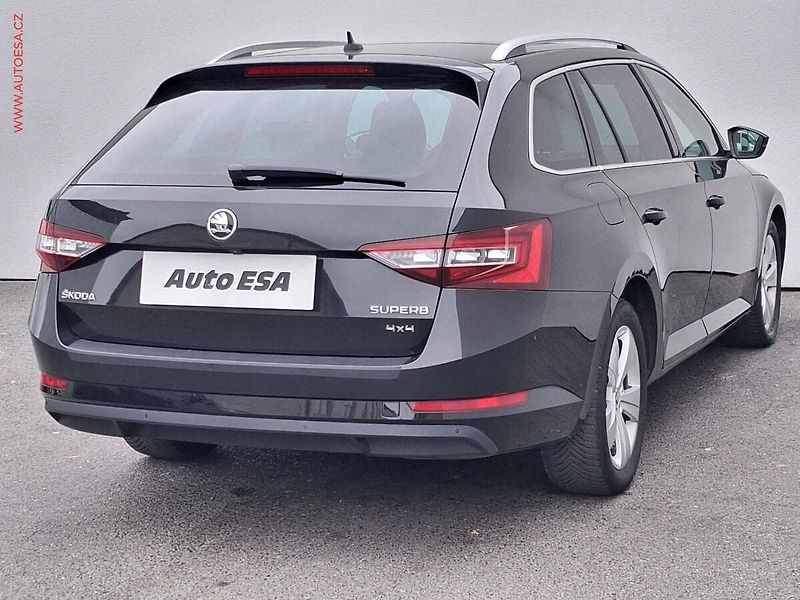 Škoda Superb (2018) 2.0TDi 4x4, Style, xenon - fotka 4 z 18