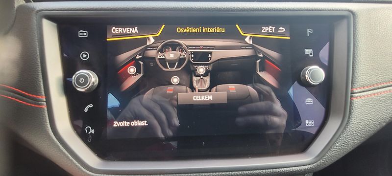 Seat Arona (2018) FR 1,5TSi 110kW benzín - fotka 27 z 47