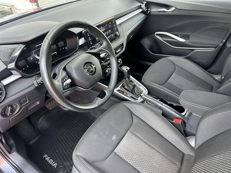 Škoda Fabia (2024) 1.0 TSI DSG Top Selection - fotka 8 z 31