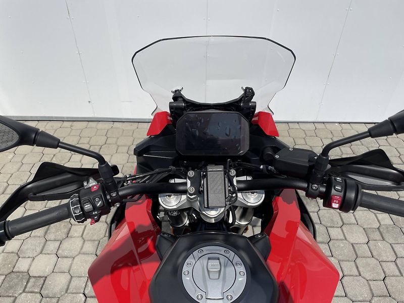 BMW (2026) F 900 XR - fotka 10 z 12