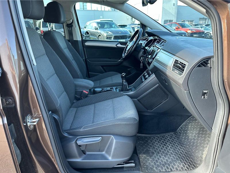 Volkswagen Touran 1.6 TDI Comfortline 7 míst - fotka 14 z 21