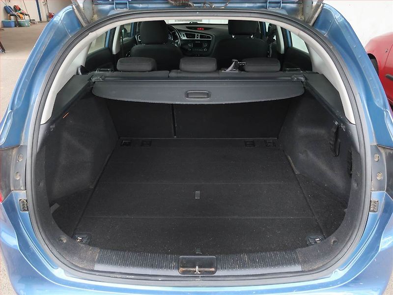 Kia Ceed (2012) 1.6 CRDi, Tempomat - fotka 13 z 14