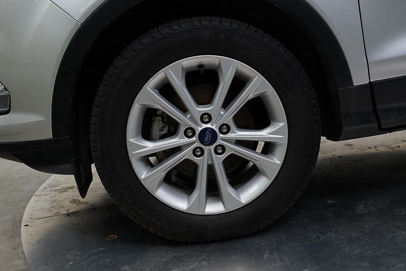 Ford Kuga - fotka 10 z 24