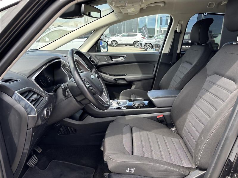 Ford S-MAX 2,5 HEV 140kW Titanium - fotka 25 z 47