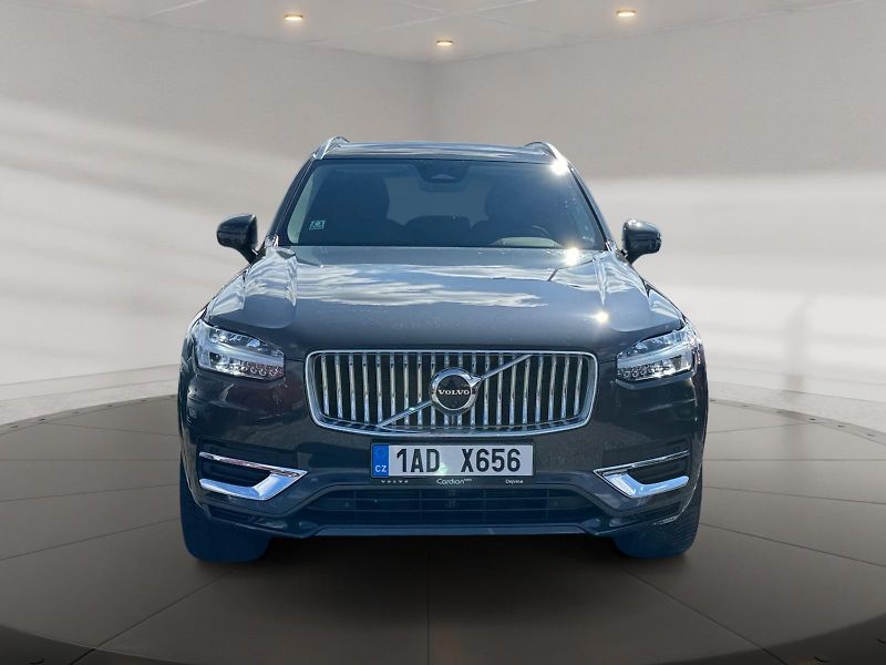 Volvo XC90 (2024) PLUS BRIGHT B5 173kW TAŽNÉ AWD - fotka 2 z 11