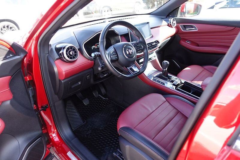 MG HS 1,5i 119kW M/T Elegance Panora - fotka 10 z 33