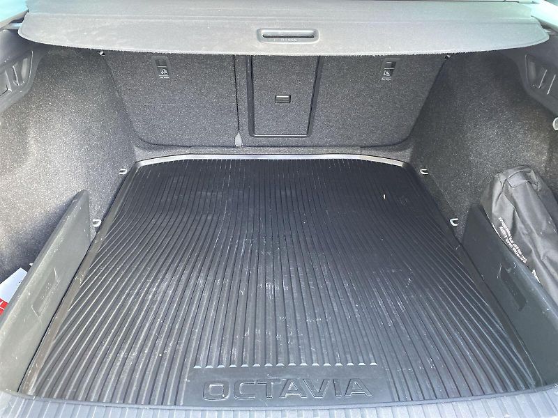 Škoda Octavia (2022) Combi 1.5 TSI Style+ - fotka 31 z 38