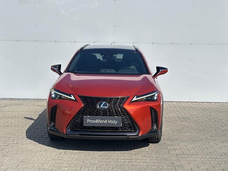 Lexus UX 250h 2,0 HSD F Sport Design AWD - fotka 4 z 29
