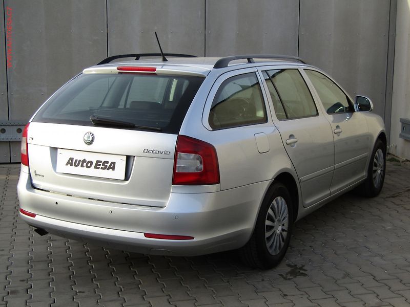 Škoda Octavia (2013) 1.6 TDi, ČR, Elegance - fotka 4 z 19