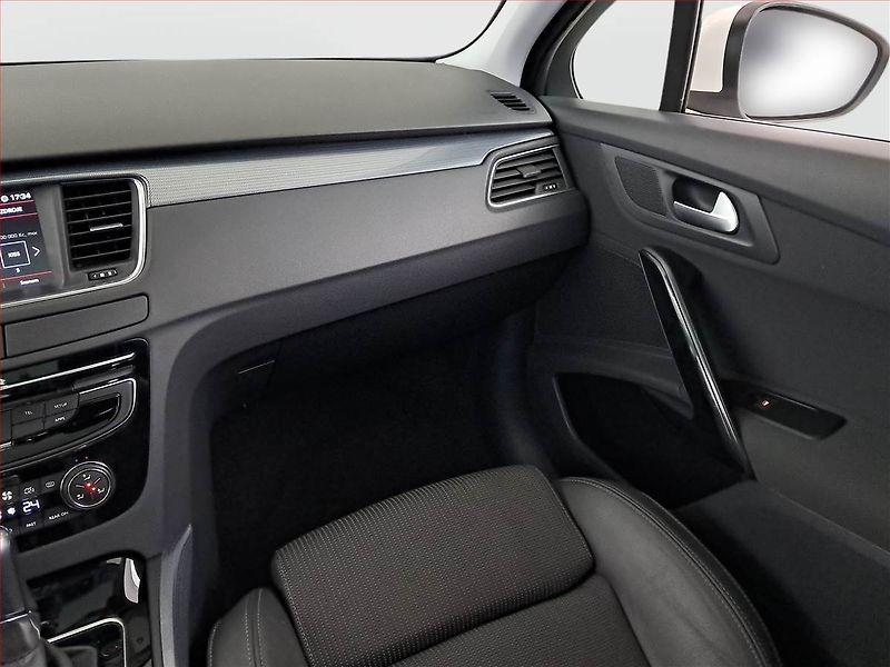 Peugeot 508 (2017) 2.0 BlueHDi, Automat, Navi - fotka 8 z 18