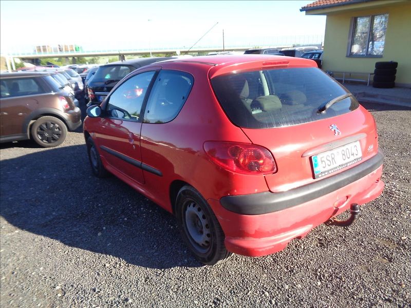 Peugeot 206 1,4 - fotka 4 z 8