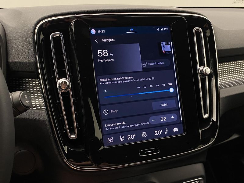 Volvo XC40 PURE ELECTRIC RECHARGE PLUS - fotka 49 z 51