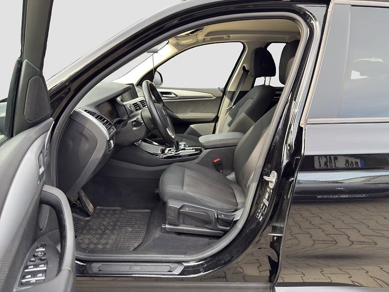 BMW X3 xDrive30d - fotka 2 z 18
