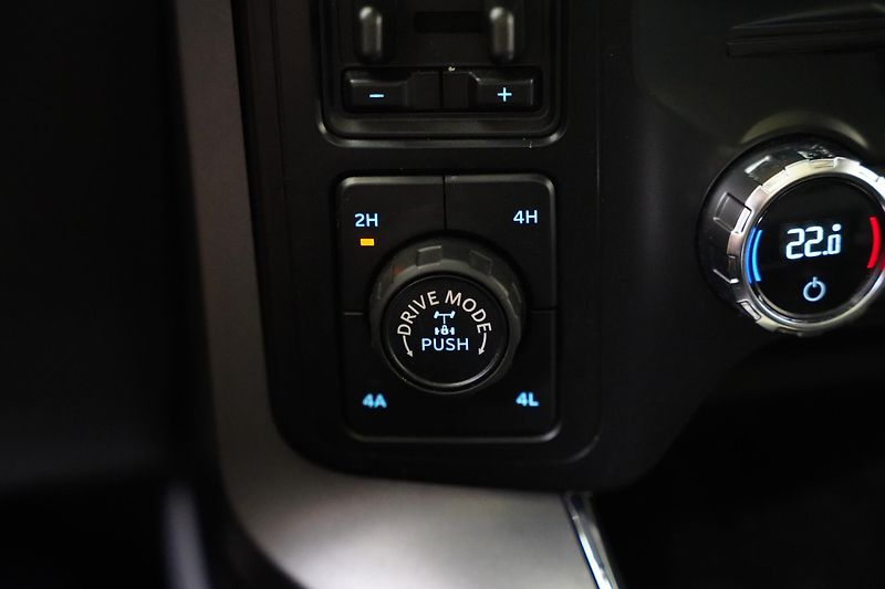 Ford F-150 - fotka 23 z 29