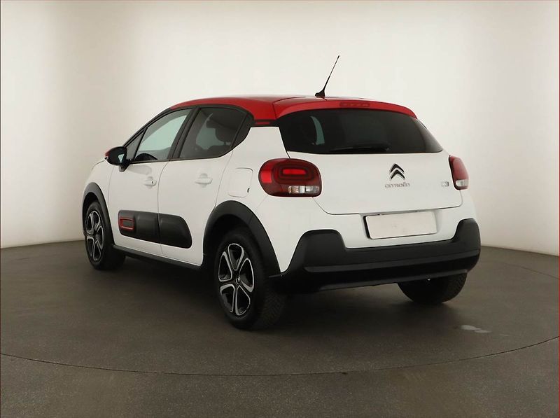 Citroën C3 (2022) 1.2 PureTech, ČR,1.maj - fotka 4 z 13