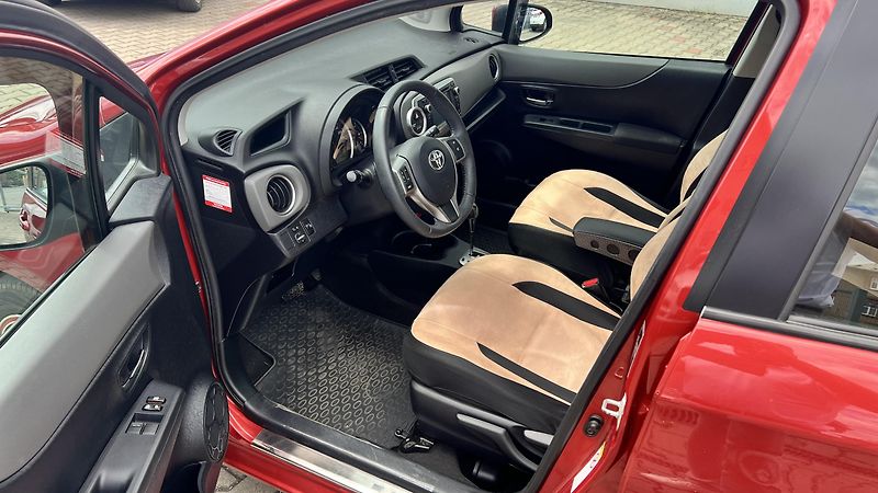 Toyota Yaris ACTIVE 1.33 VVTi, automat - fotka 9 z 11