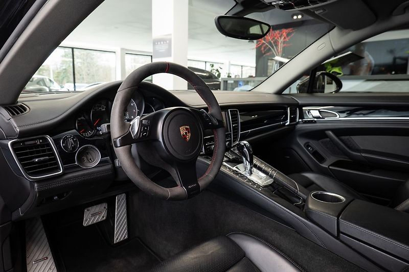 Porsche Panamera - fotka 5 z 26