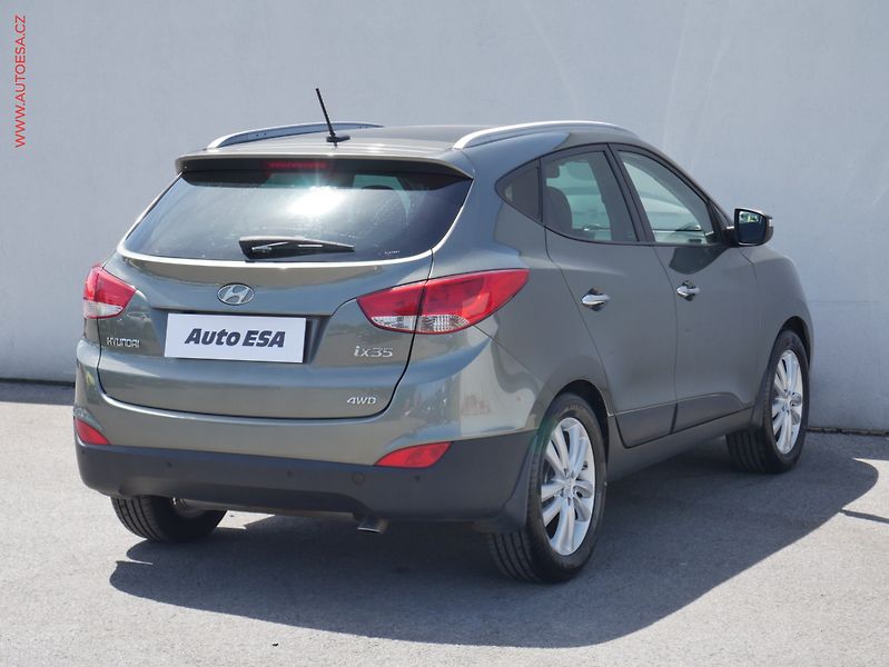 Hyundai ix35 (2010) 2.0 CVVT 4x4, ČR, AT, navi - fotka 4 z 25
