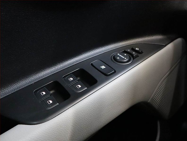 Kia Stonic (2023) 1.2 DPI, Serv.kniha, Kůže - fotka 17 z 20