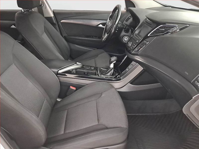 Hyundai i40 (2016) 1.7 CRDi, Navi, Tempomat - fotka 9 z 22