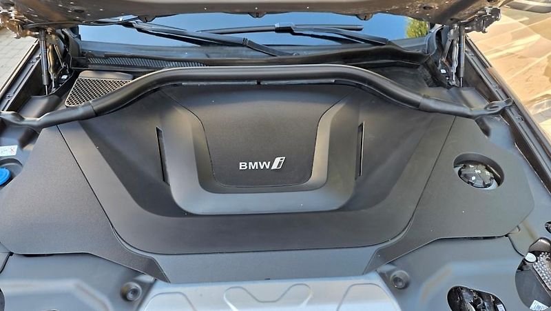 BMW iX3 (2022) M-Sport 210kW 80kWh SoH96,3% - fotka 53 z 56