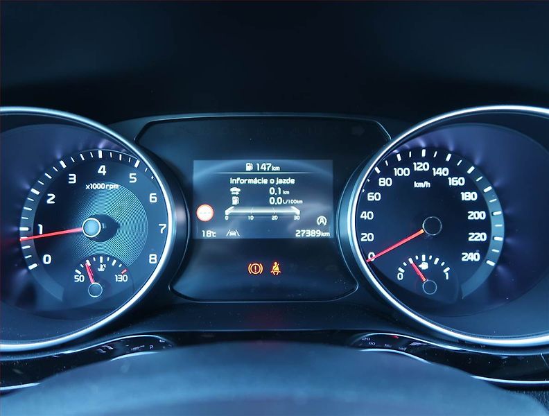 Kia Ceed (2025) 1.5 T-GDI - fotka 11 z 16