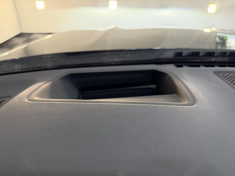 BMW Řada 7 BMW 740d xDrive M-Paket CZ - fotka 36 z 50